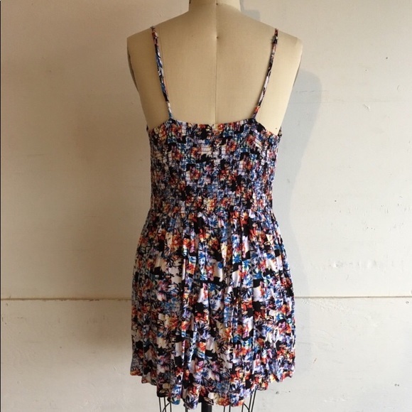 👗 Cute Mult-Color Floral dress by Xhilaration xl - Picture 3 of 4